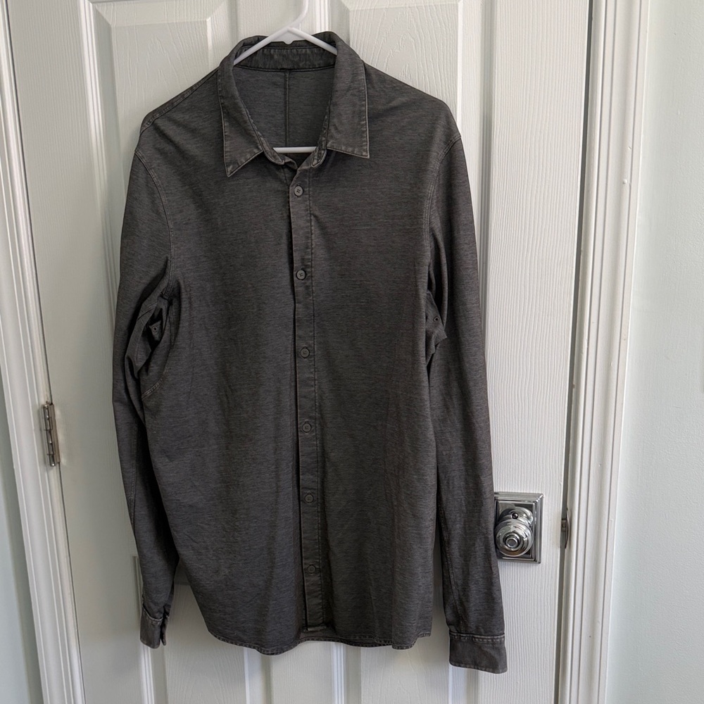 Men's Lululemon Charcoal Casual Button-Down Shirt